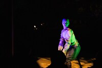 西本浩明「芋虫」19:00時開演回より。（撮影：森井一鷹）