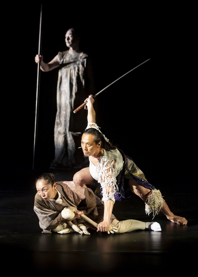 劇団SCOT「トロイアの女」より。（Photo by Zsolt Eöri-Szabó）