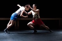 池ヶ谷奏、藤村港平作品より。（Photo:Toshie Kusamoto）