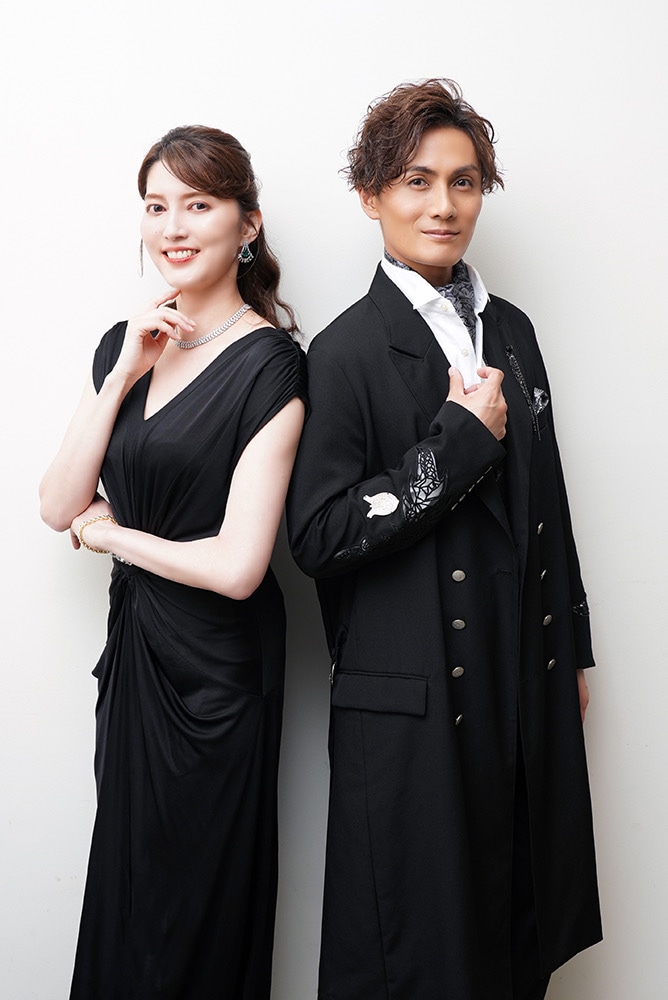 左から朝夏まなと、加藤和樹。(c)THERoots2023