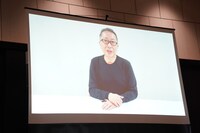 ビデオメッセージで登場した熊林弘高。