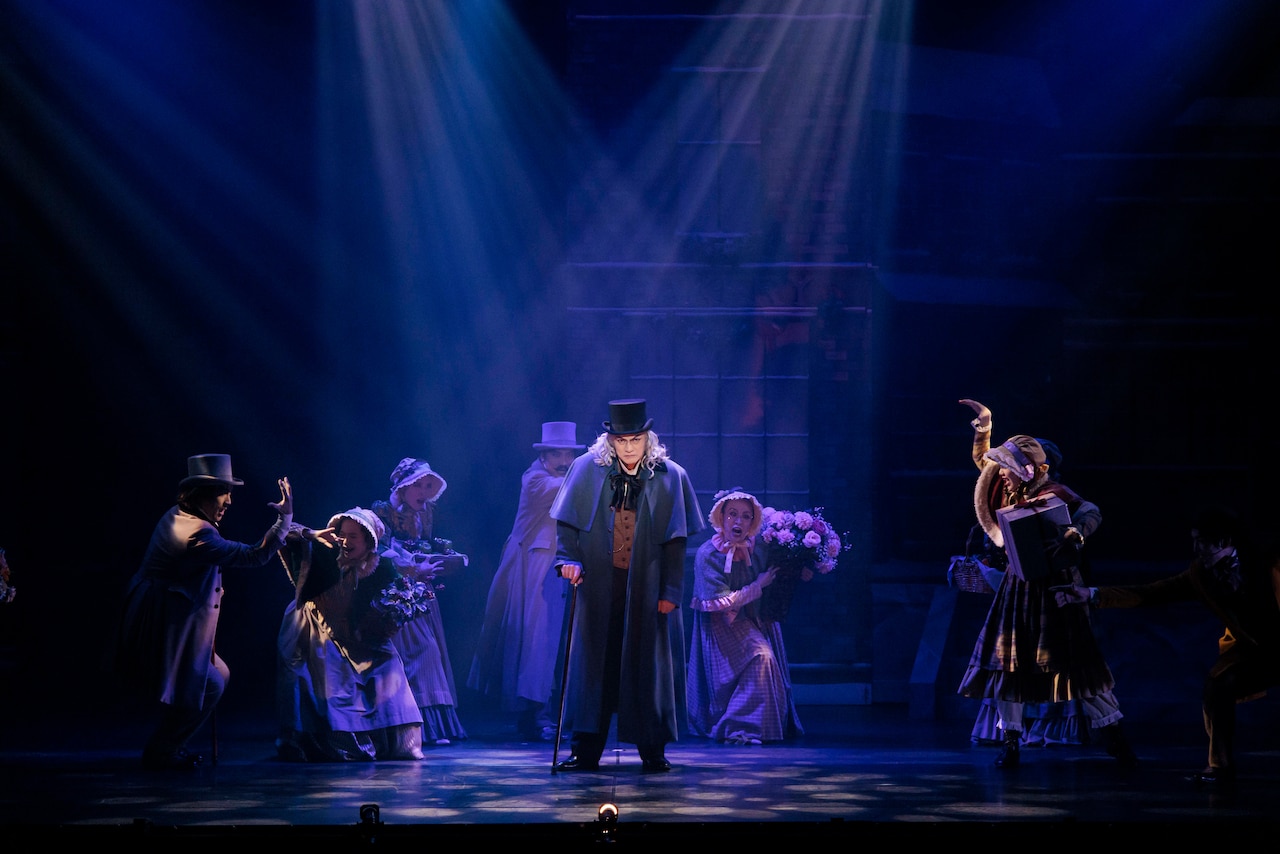 “ピュアで素敵な紳士”、松村雄基の人柄が表れた「クリスマス・キャロル」全国ツアー開幕