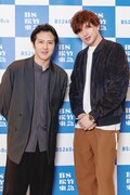 左から尾上松也、城田優。
