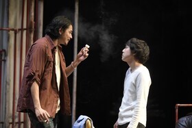 まつもと市民芸術館プロデュース「ハイ・ライフ」より。（撮影：山田毅）