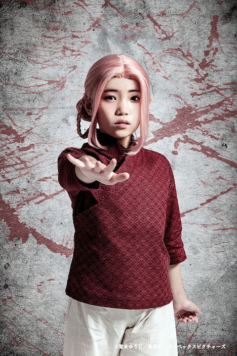 高乘蒼葉扮するメイ。