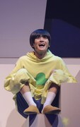 舞台「おそ松さんon STAGE～SIX MEN'S SHOW TIME～2nd SEASON」より。