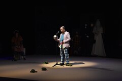 AAF戯曲賞受賞作「鮭なら死んでるひよこたち」本日開幕、守安久二子が若者にエール