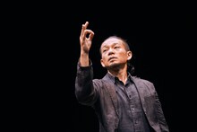 いいむろなおきマイムカンパニー「doubt -ダウト-」より。（撮影：堀川高志 / kutowans studio）