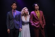 柿喰う客 PARTY TIME「骨はダラスに埋めてくれ」より。(撮影:サギサカユウマ)