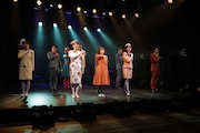 柿喰う客 PARTY TIME「骨はダラスに埋めてくれ」より。(撮影:サギサカユウマ)