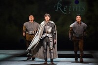 舞台「ジャンヌ・ダルク」より。（撮影：田中亜紀）