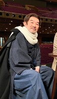 丸山博一による「放浪記」上野山役の扮装姿（2020年）。