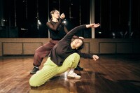 梅田宏明 ディレクション「Movers Platform #4」より。（Photo by Sugawara Kota）