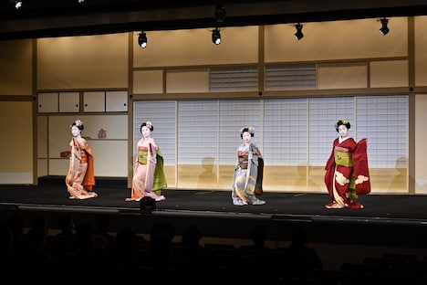 「ZIPANGU 光が彩る演舞祭」より。