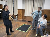 ニットキャップシアター 第44回公演「よりそう人」稽古の様子。