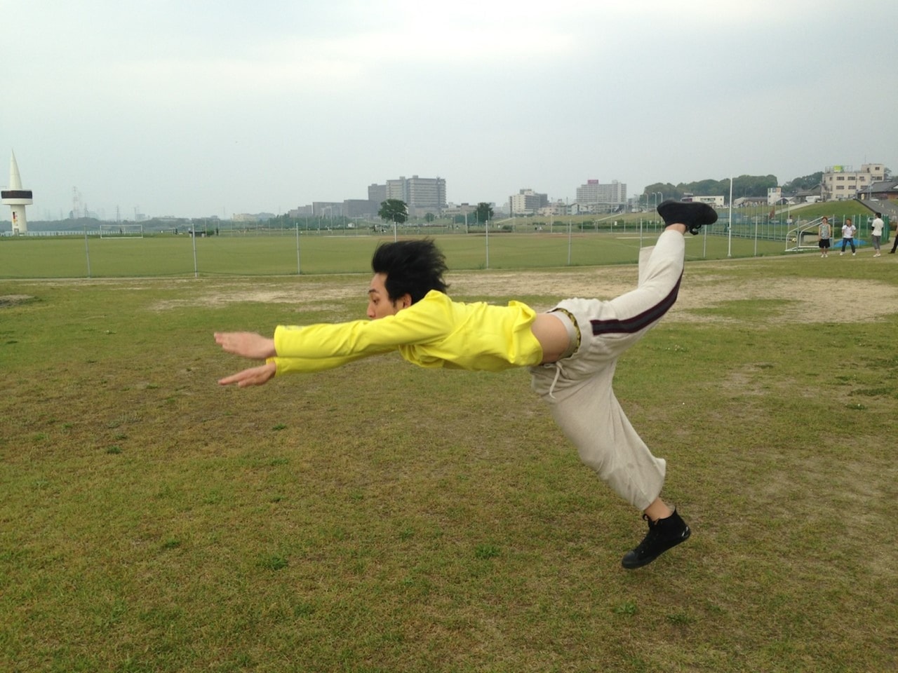 稽古場がなくて、壱劇屋は河川敷で稽古していたこともある。