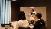 「ハイスクール演劇公演」ワークショップの様子。