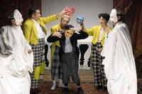 フライングシアター自由劇場「仮面劇・預言者」より。（撮影：串田明緒）