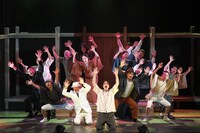 流山児★事務所「夢・桃中軒牛右衛門の」より。（撮影：横田敦史）