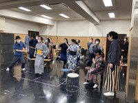 椿組「ガス灯は檸檬のにほひ」2022年新春公演に向けた稽古の様子。