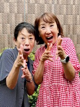 左から林英世、鴨鈴女。