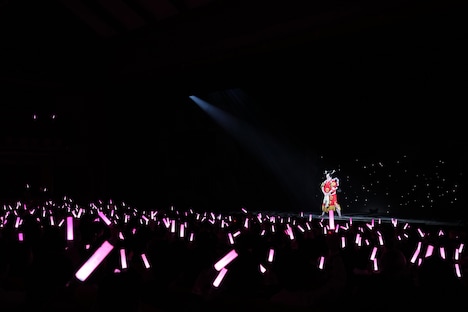 歌舞伎座新開場十周年「十二月大歌舞伎」昼の部「超歌舞伎 Powered by NTT『今昔饗宴千本桜』中村獅童 初音ミク 宙乗り相勤め申し候」12月15日公演より。(c)松竹／超歌舞伎 Powered by NTT「今昔饗宴千本桜」