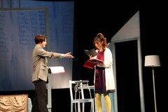 綾凰華・宇佐卓真ら出演、五戸真理枝演出の「メモランダム No.136」幕開け