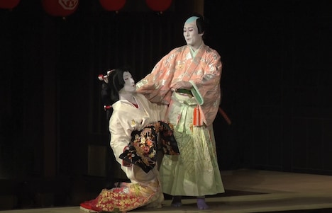 「平成中村座 姫路城公演」第一部「鰯賣戀曳網」より。(c)フジテレビ