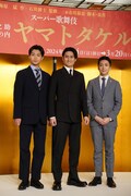 左から市川團子、中村隼人、中村米吉。