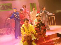悪い芝居 第一幕ふぁイナル公演「スーパーふぃクション ふぉーエヴァー」より。（撮影：堀川高志 / kutowans studio）
