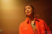 悪い芝居 第一幕ふぁイナル公演「スーパーふぃクション ふぉーエヴァー」より。（撮影：堀川高志 / kutowans studio）