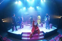 悪い芝居 第一幕ふぁイナル公演「スーパーふぃクション ふぉーエヴァー」より。（撮影：堀川高志 / kutowans studio）