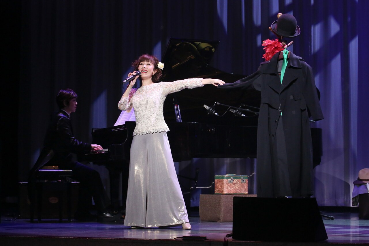 戸田恵子 ひとり舞台 虹のかけら～もう1人のジュディ Tシャツ M 三谷幸喜 戸田恵子 ひとり舞台 虹のかけら～もう1人のジュディ Tシャツ M