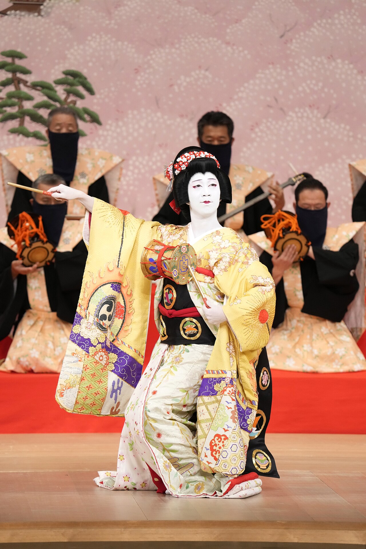 004.jpg?impolicy=lt&imwidth=