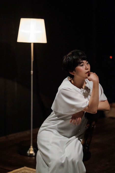 安住の地 一人芝居企画「声」より。（撮影：山下裕英）