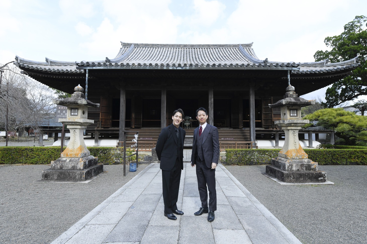 左から尾上右近、中村壱太郎。