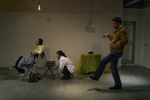 抗原劇場「『雨降らす巫女の定置網漁』リクリエーション」より。