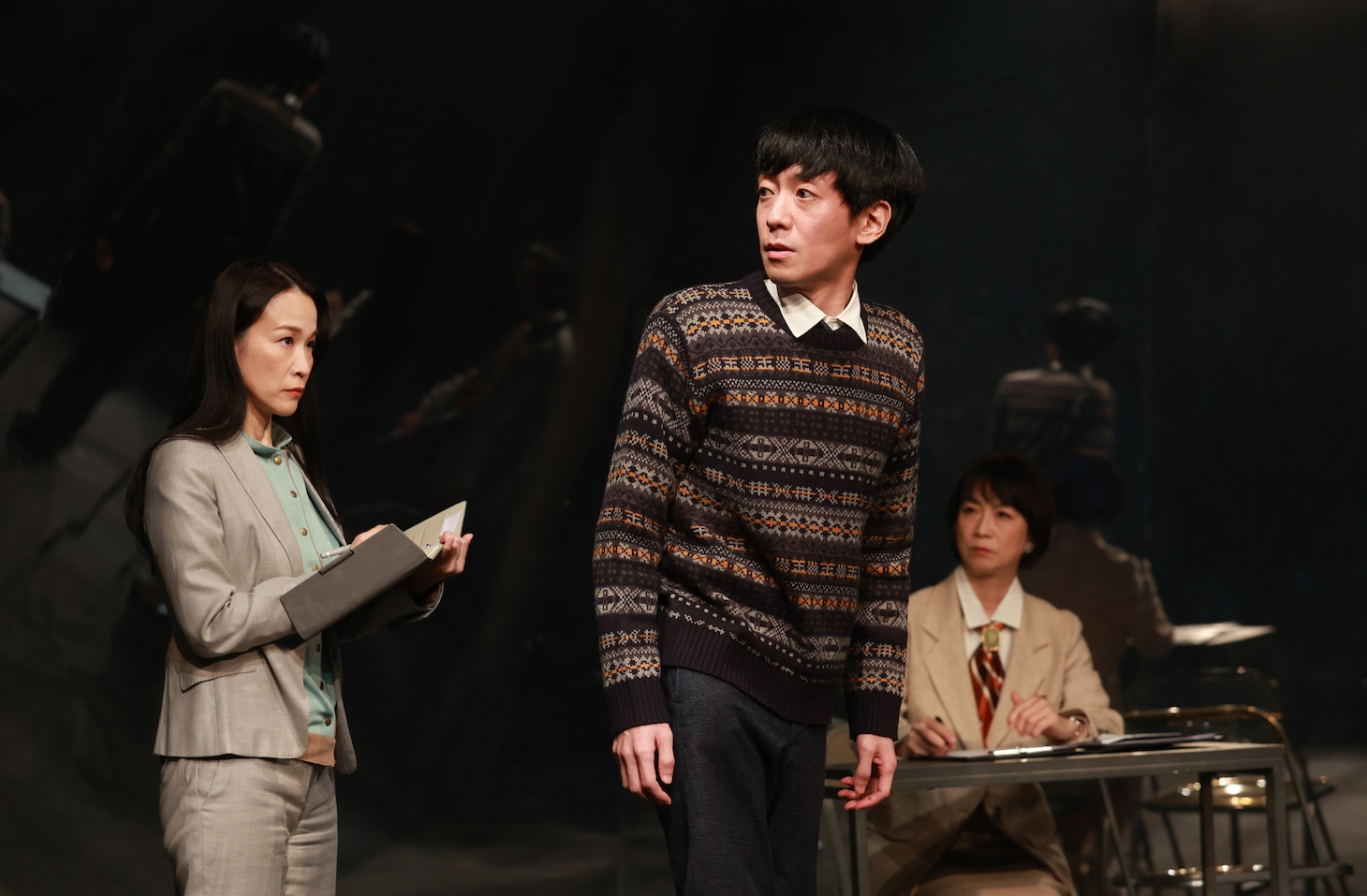 演劇ユニット鵺的公演 第17回公演「天使の群像」より。（撮影：石澤知絵子）