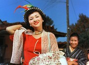 木下惠介が監督した映画「カルメン故郷に帰る」（1951年）より。