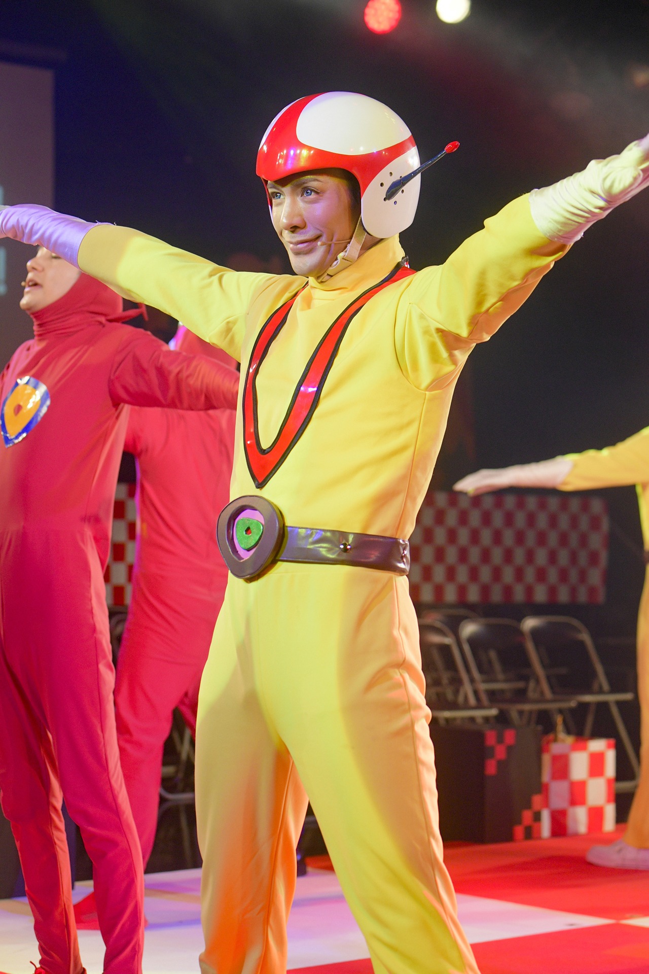 「LIVE-MUSICAL-STAGE『チャージマン研！』2023」より。（撮影：鏡田伸幸）