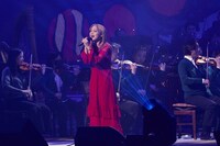 billboard classics×SNOOPY「Magical Christmas Night」より、清水美依紗。