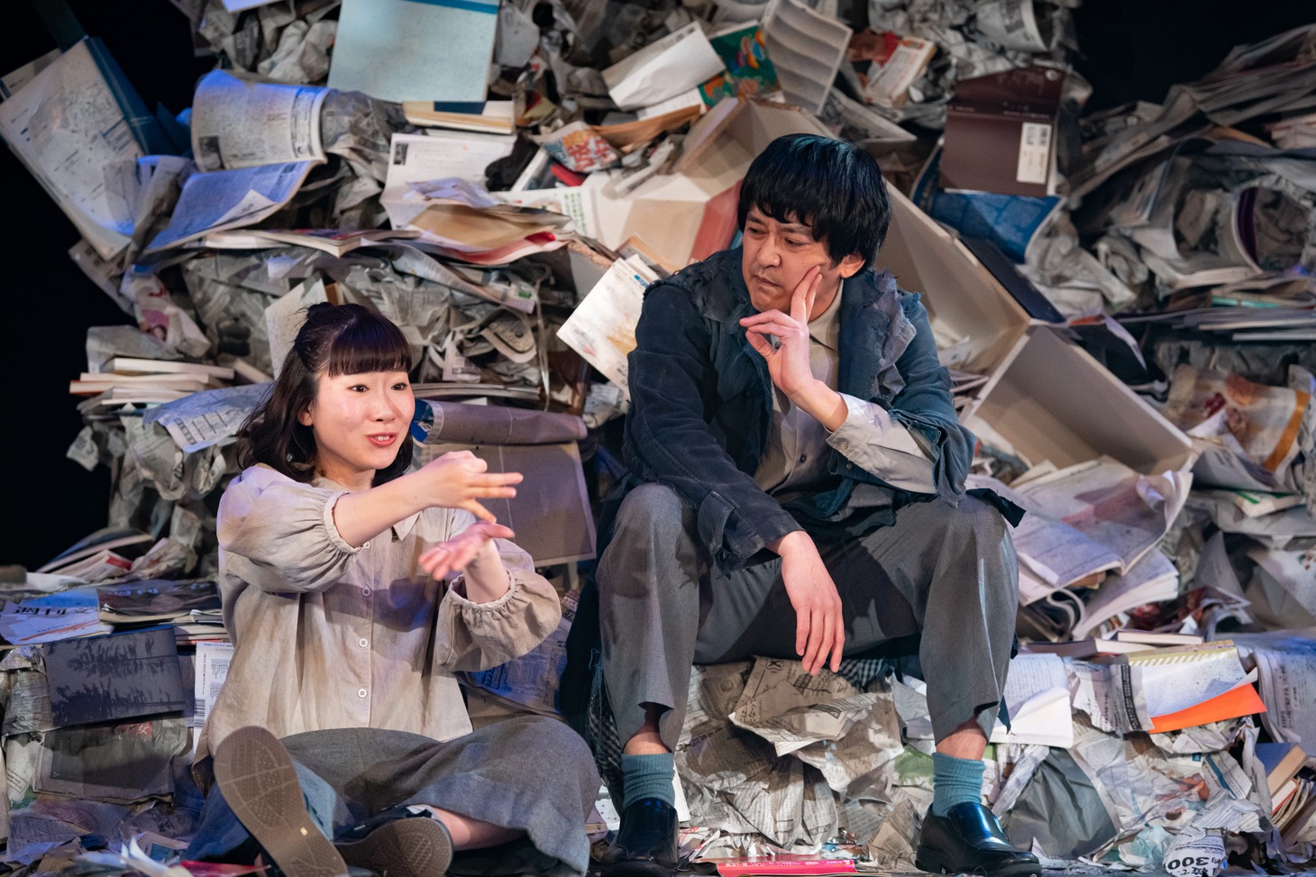 タカハ劇団「美談殺人」より。（撮影：塚田史香）