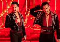 サンティアゴ役の中井智彦（左）、中河内雅貴（右）。