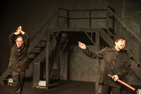 劇団壱劇屋 15th year FINAL「Ｗ／Ｅ」 COLLABORATION「熊田くんと竹田くん」より。（撮影：河西沙織）