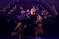 劇団壱劇屋 15th year FINAL「Ｗ／Ｅ」 壱劇屋東京支部「幾魂の鎧武者」より。（撮影：河西沙織）