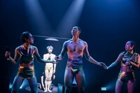 劇団壱劇屋 15th year FINAL「Ｗ／Ｅ」 壱劇屋大阪「DEATH WONDERLAND」より。（撮影：河西沙織）