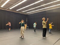 座・高円寺 冬の劇場 27 CTA ラボ公演「東京トワイライト-強盗団と新しい家-」稽古の様子。