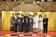 初春新派公演「東京物語」開幕、日本橋三越本店での初日あいさつに山田洋次ら