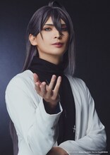 小波津亜廉扮する神宮寺寂雷。