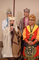 前列左から小池徹平、片岡愛之助、後列左から村井良大、戸次重幸。